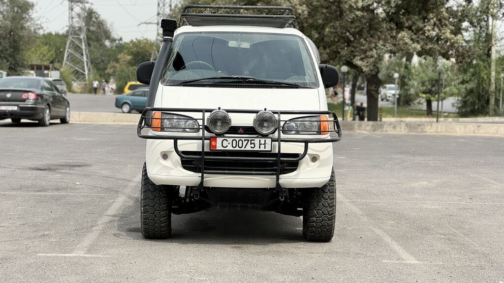Mitsubishi Delica: 1996 г., 3 л, Автомат, Бензин, Минивэн: фото 2