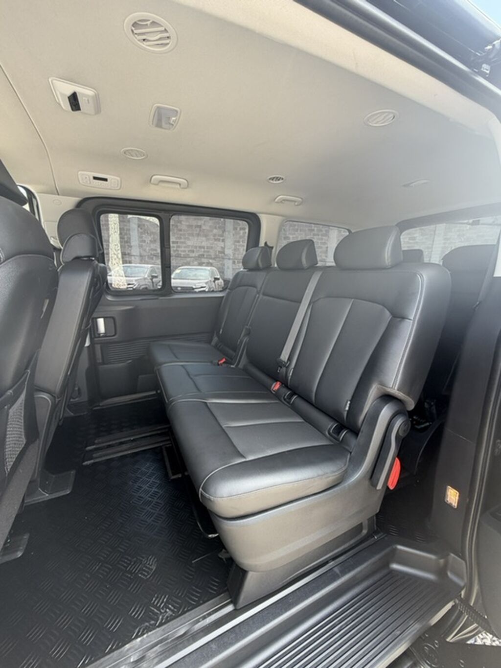 Hyundai Staria: 2021 г., 3.5 л, Автомат, Газ, Минивэн: фото 4