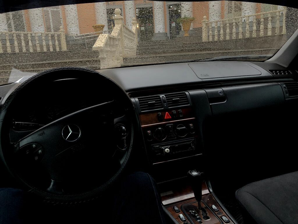 Mercedes-Benz E-Class: 2000 г., 2.2 л, Автомат, Бензин, Седан: фото 5