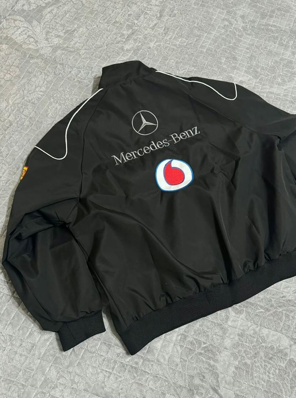 Гоночная куртка-бомбер McLaren Mercedes Vodafone (F1 стиль) Бишкек: фото 2