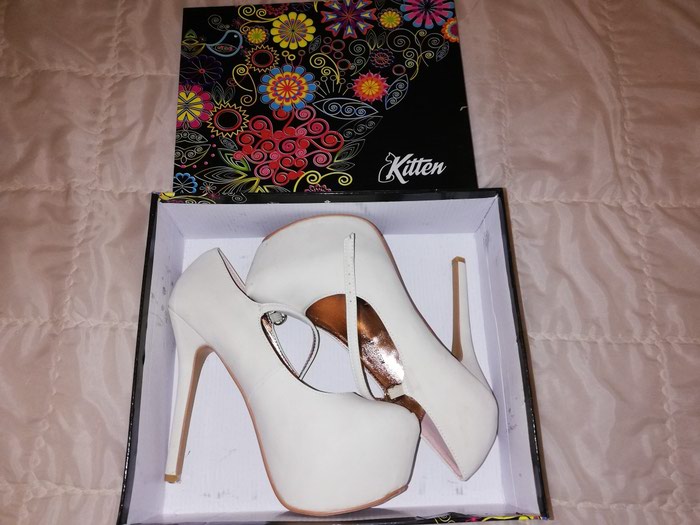 Ženska obuća: Bele štikle iz Office shoes, broj 41, cena 1000din. na lalafo.rs Bele štikle iz Office shoes, broj 41, cena 1000din. - Sombor