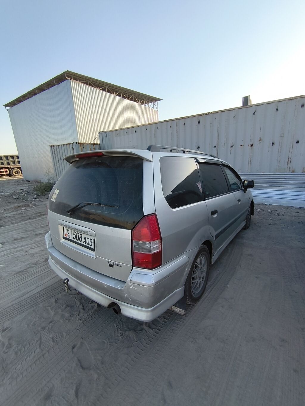Mitsubishi Space Wagon: 1998 г., 2.4 л, Механика, Бензин, Минивэн: фото 5