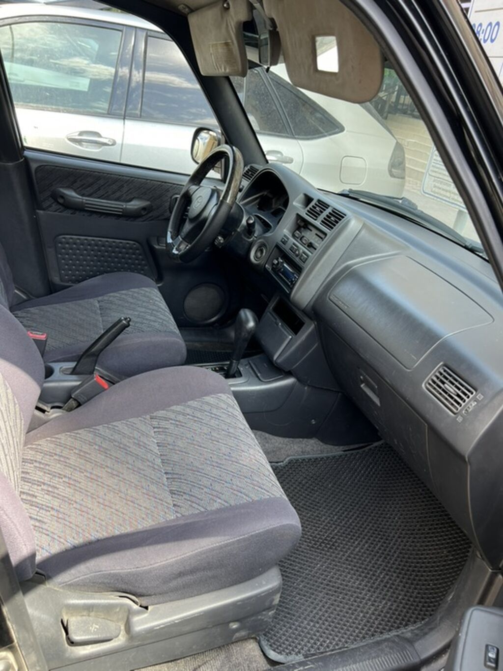 Toyota RAV4: 1999 г., 2 л, Автомат, Бензин, Кроссовер: фото 5