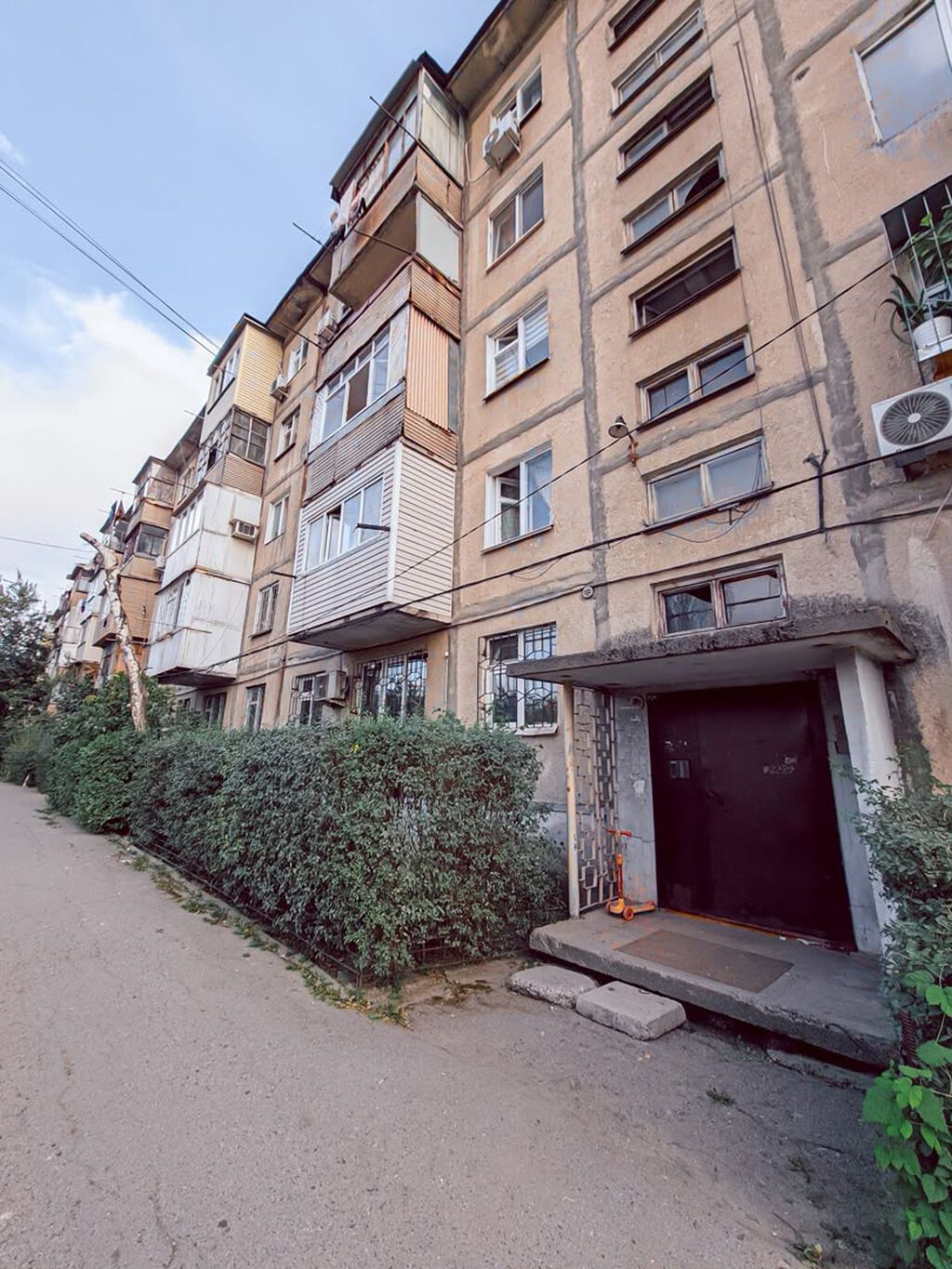 1 комната, 35 м², 8 мкр 104 серия, 1 этаж, Свежий ремонт: фото 2