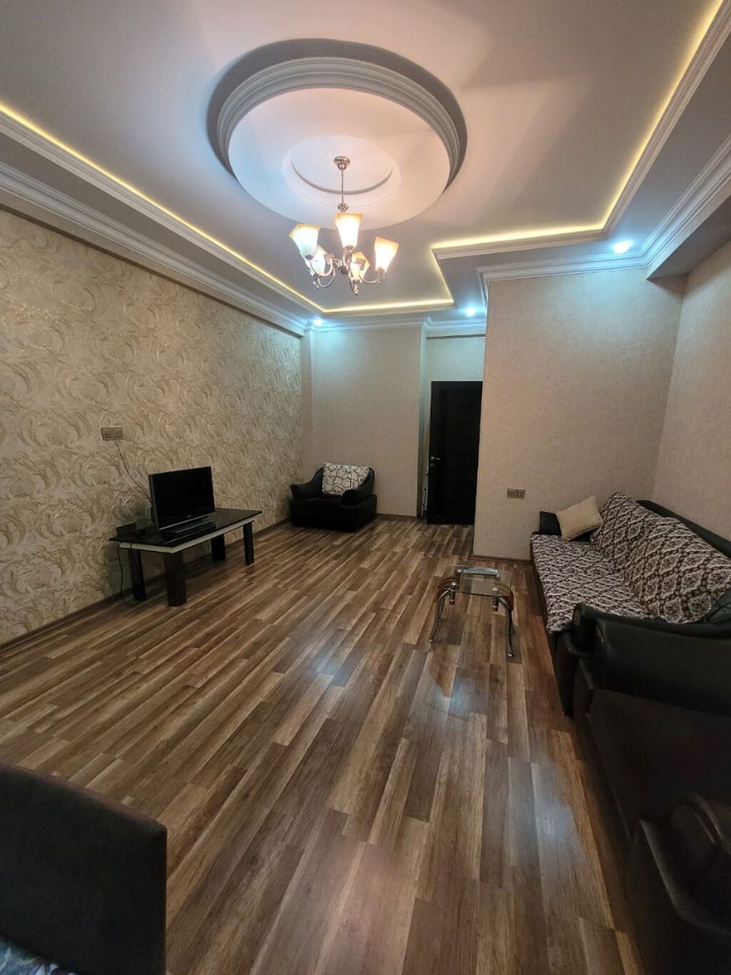 Ulduz işarələri (`**`) mətni **qalın (bold)** etmək üçün istifadə