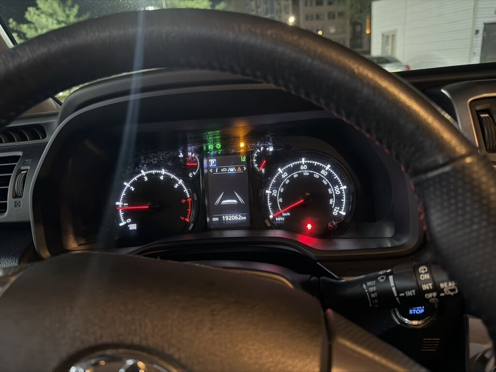 Toyota 4Runner: 2021 г., 4 л, Автомат, Бензин, Внедорожник: фото 8