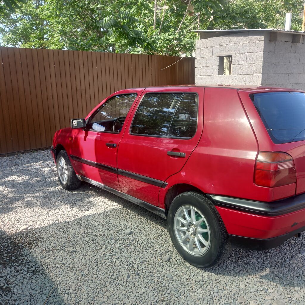 Volkswagen Golf: 1993 г., 1.4 л, Механика, Бензин, Хэтчбэк: фото 2
