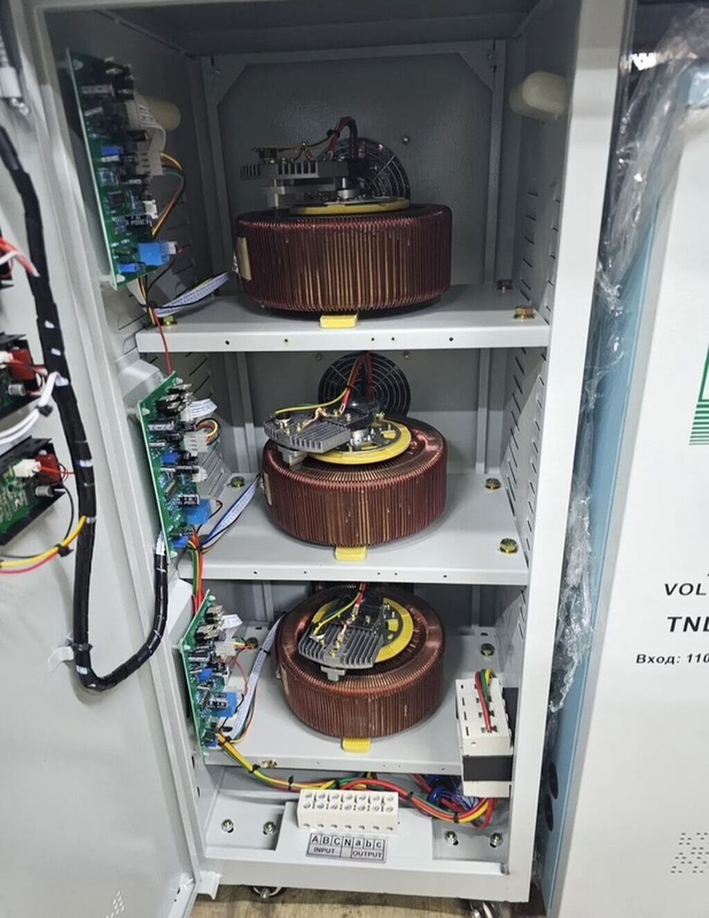 Стабилизатор напряжения, Трехфазные: фото 2