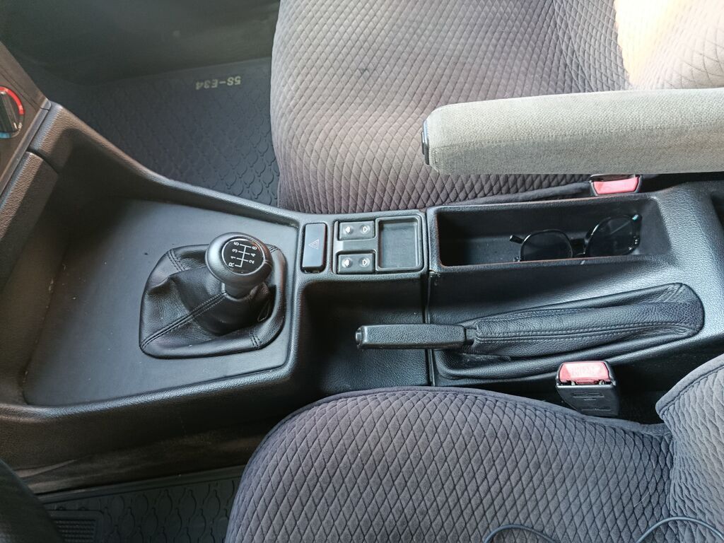 BMW 5 series: 1992 г., 2.5 л, Механика, Бензин, Седан: фото 7