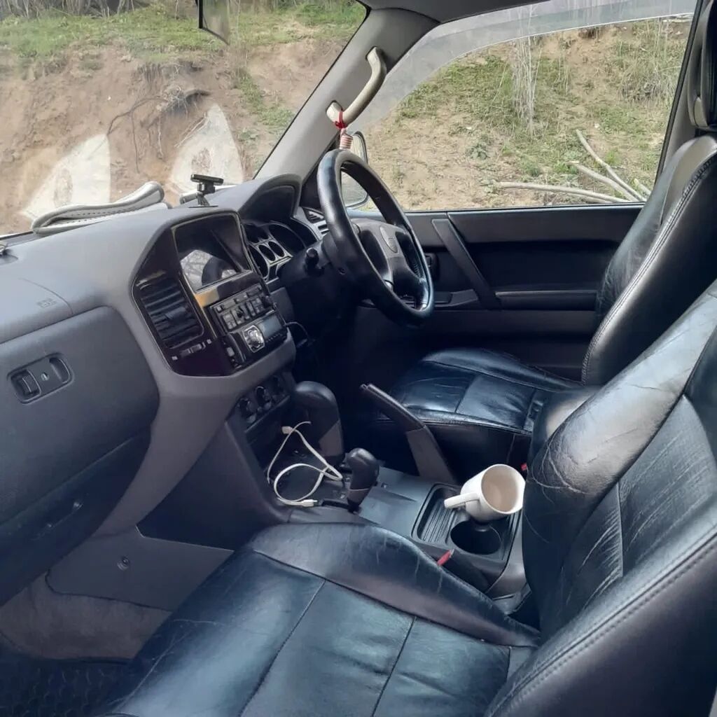 Mitsubishi Pajero: 1999 г., 3.5 л, Автомат, Бензин, Внедорожник: фото 3