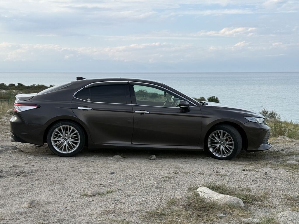 Toyota Camry: 2018 г., 2.5 л, Автомат, Бензин, Седан: фото 4