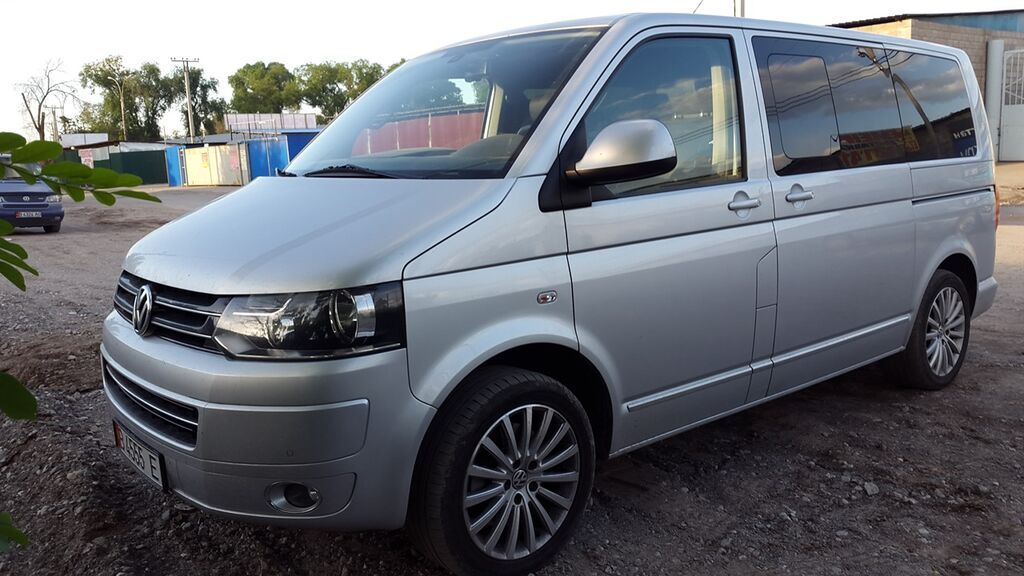 Volkswagen Multivan: 2010 г., 2 л, Автомат, Дизель, Минивэн: фото 6