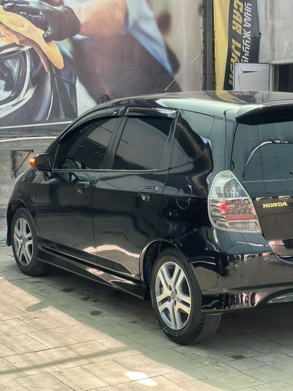 Honda Jazz: 2004 г., 1.5 л, Механика, Бензин, Хэтчбэк: фото 3