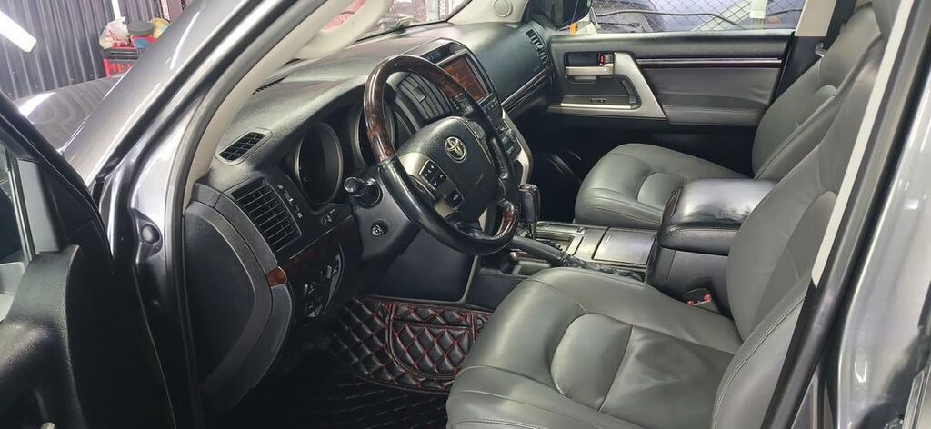 Toyota Land Cruiser: 2010 г., 4.7 л, Автомат, Бензин, Внедорожник: фото 3