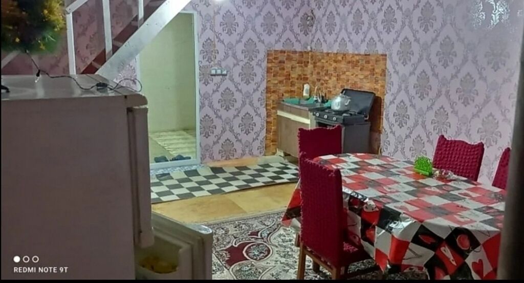 80 kv. m, 3 otaqlı, Telefon, Qaz, İşıq