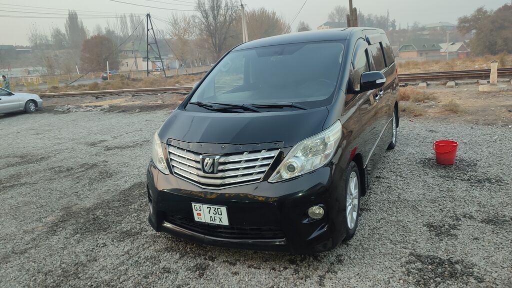 Toyota Alphard 2010, черный минивэн: фото 3