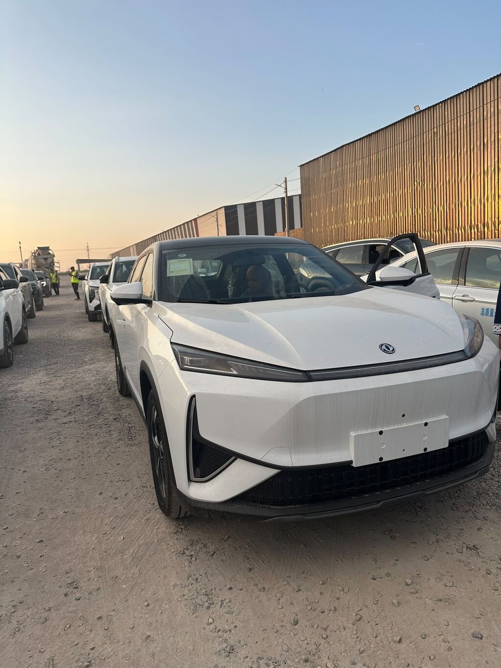 Dongfeng : 2026 г., 2.5 л, Автомат, Электромобиль, Кроссовер: фото 3