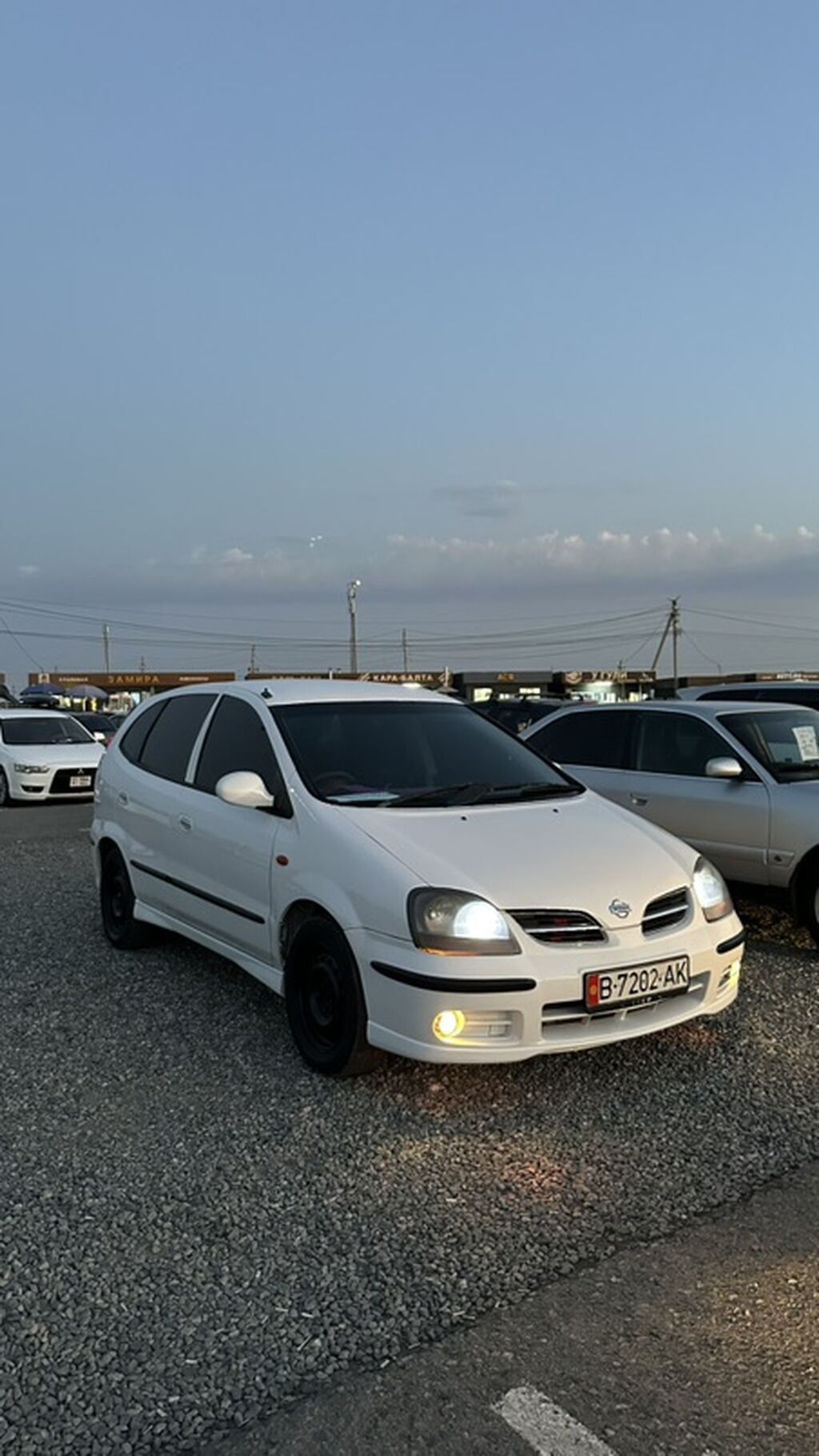 Nissan Almera Tino: 2001 г., 1.8 л, Автомат, Бензин, Хэтчбэк: фото 2