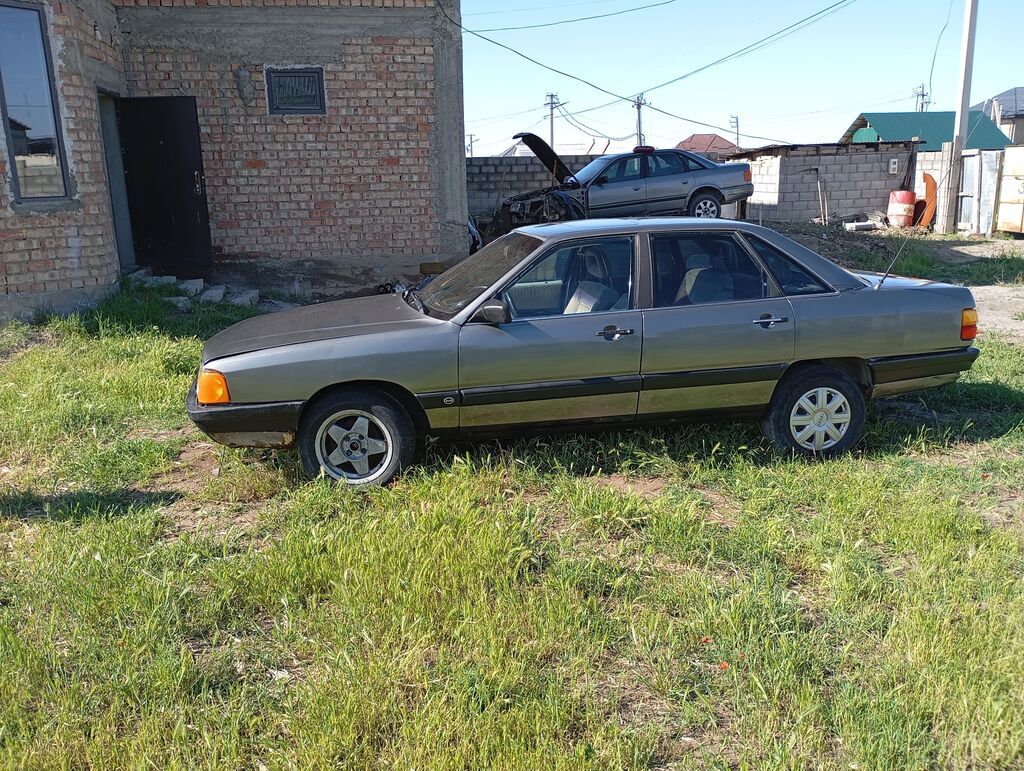 Audi : 1980 г., Механика, Седан: фото 5
