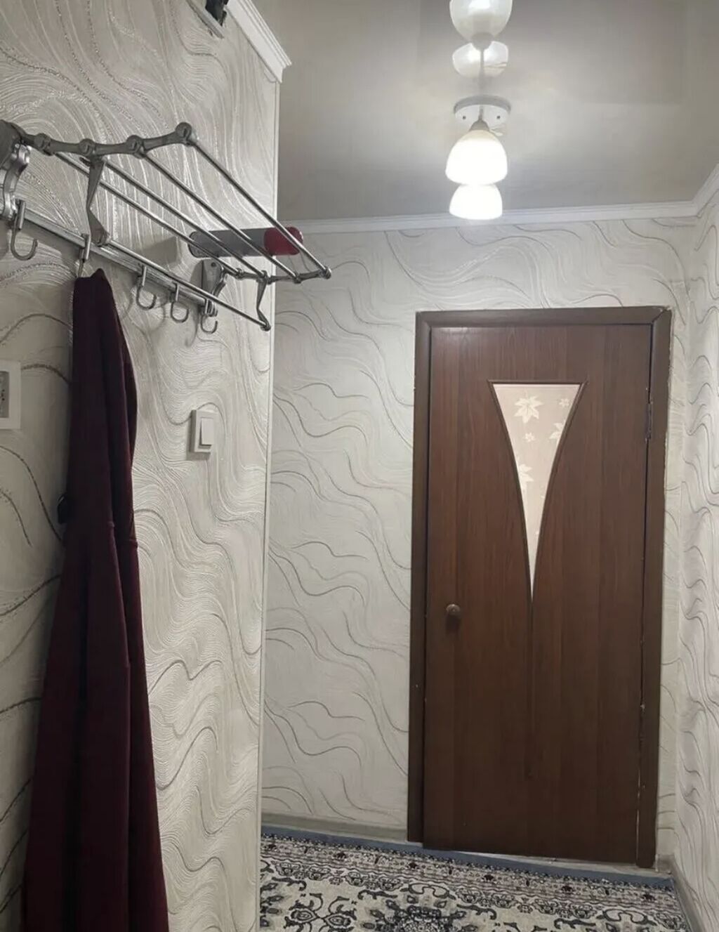 2 комнаты, 43 м², Пишпек 104 серия, 1 этаж, Косметический ремонт: фото 3