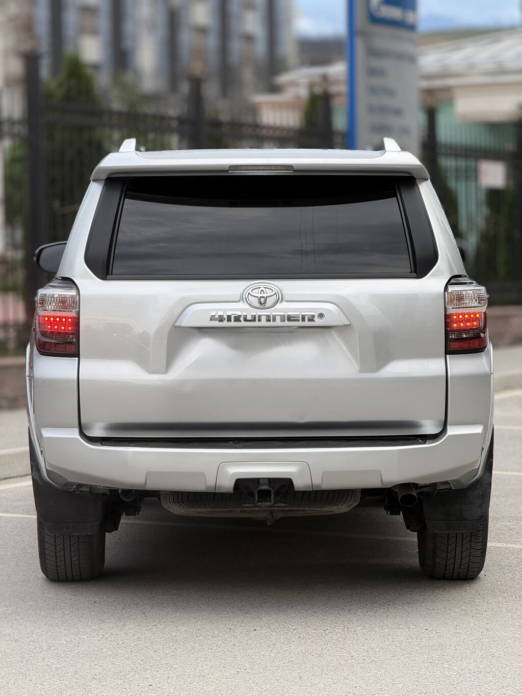 Toyota 4Runner: 2017 г., 4 л, Автомат, Бензин, Внедорожник — фото 7
