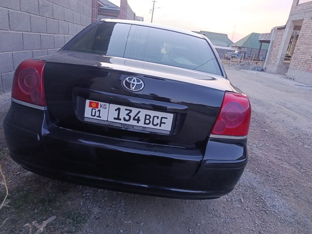 Toyota Avensis: 2003 г., Седан: фото 2