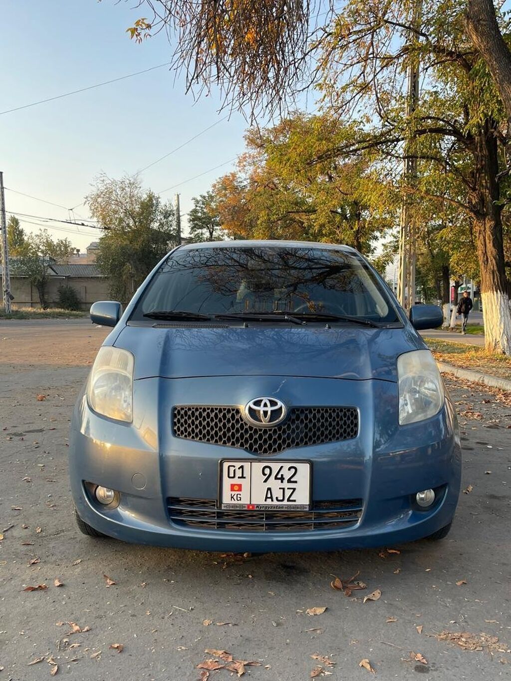 Toyota Yaris: 2007 г., 1.3 л, Робот, Бензин, Хэтчбэк: фото 2