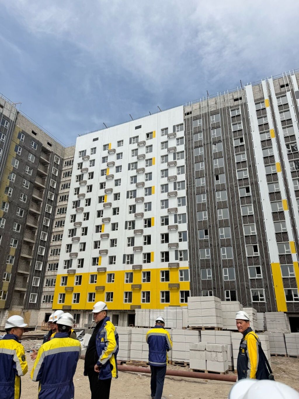 3 комнаты, 70 м², Таатан ТЦ Элитка, 12 этаж, ПСО (под самоотделку): фото 3