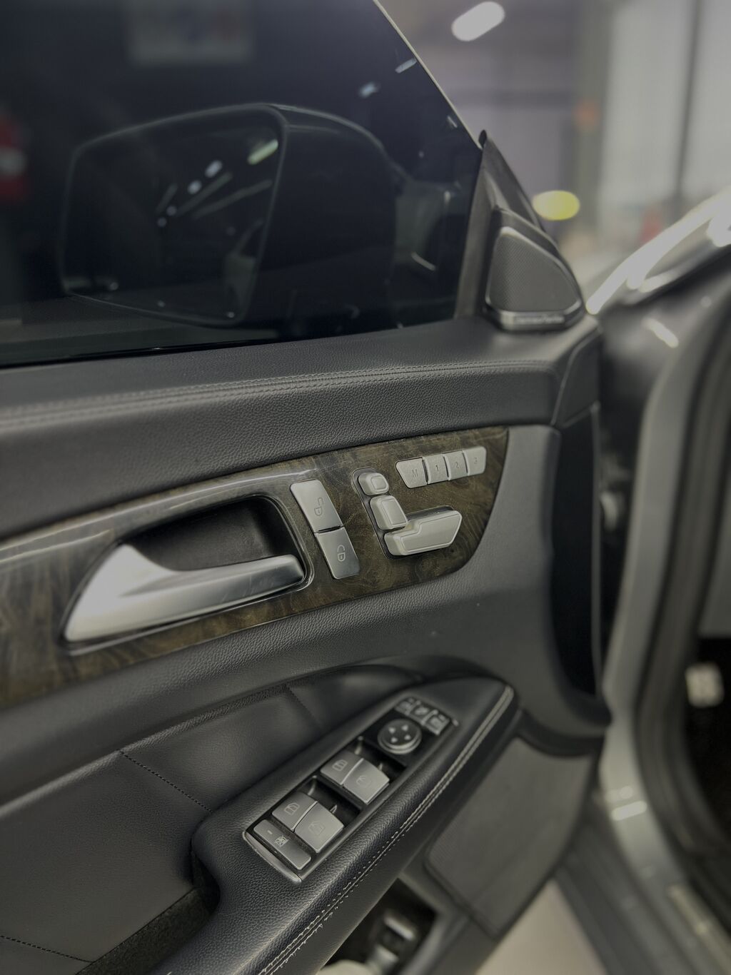 Mercedes-Benz CLS-Class: 2012 г., 4.7 л, Автомат, Бензин: фото 8