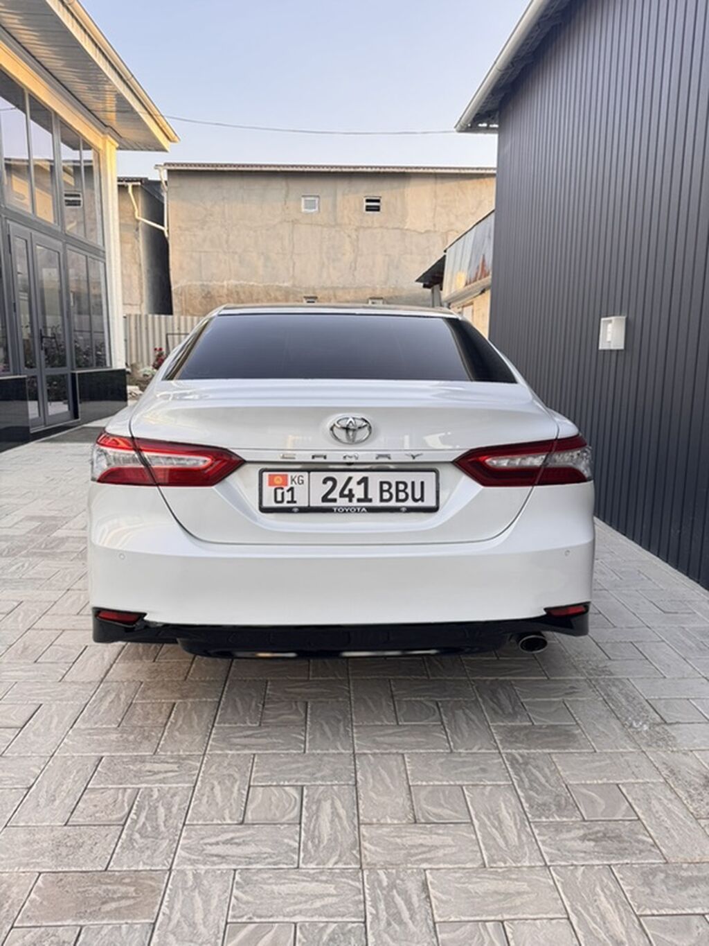 Toyota Camry: 2018 г., 2.5 л, Автомат, Бензин, Седан: фото 4