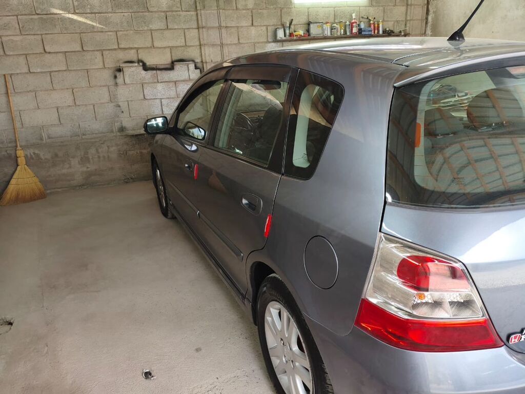Honda Civic: 2004 г., 1.7 л, Автомат, Бензин, Хэтчбэк: фото 4