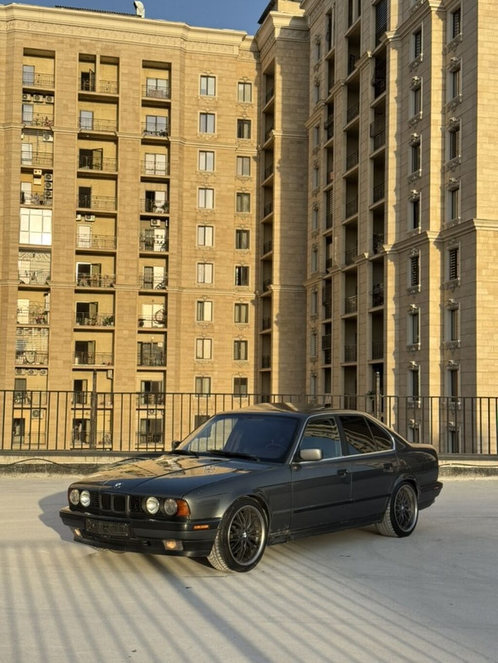BMW 525: 1989 г., 3 л, Механика, Бензин, Седан: фото 5