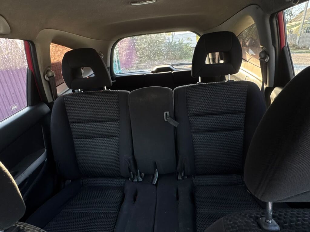 Honda Stream: 2004 г., 2 л, Автомат, Бензин, Минивэн: фото 8