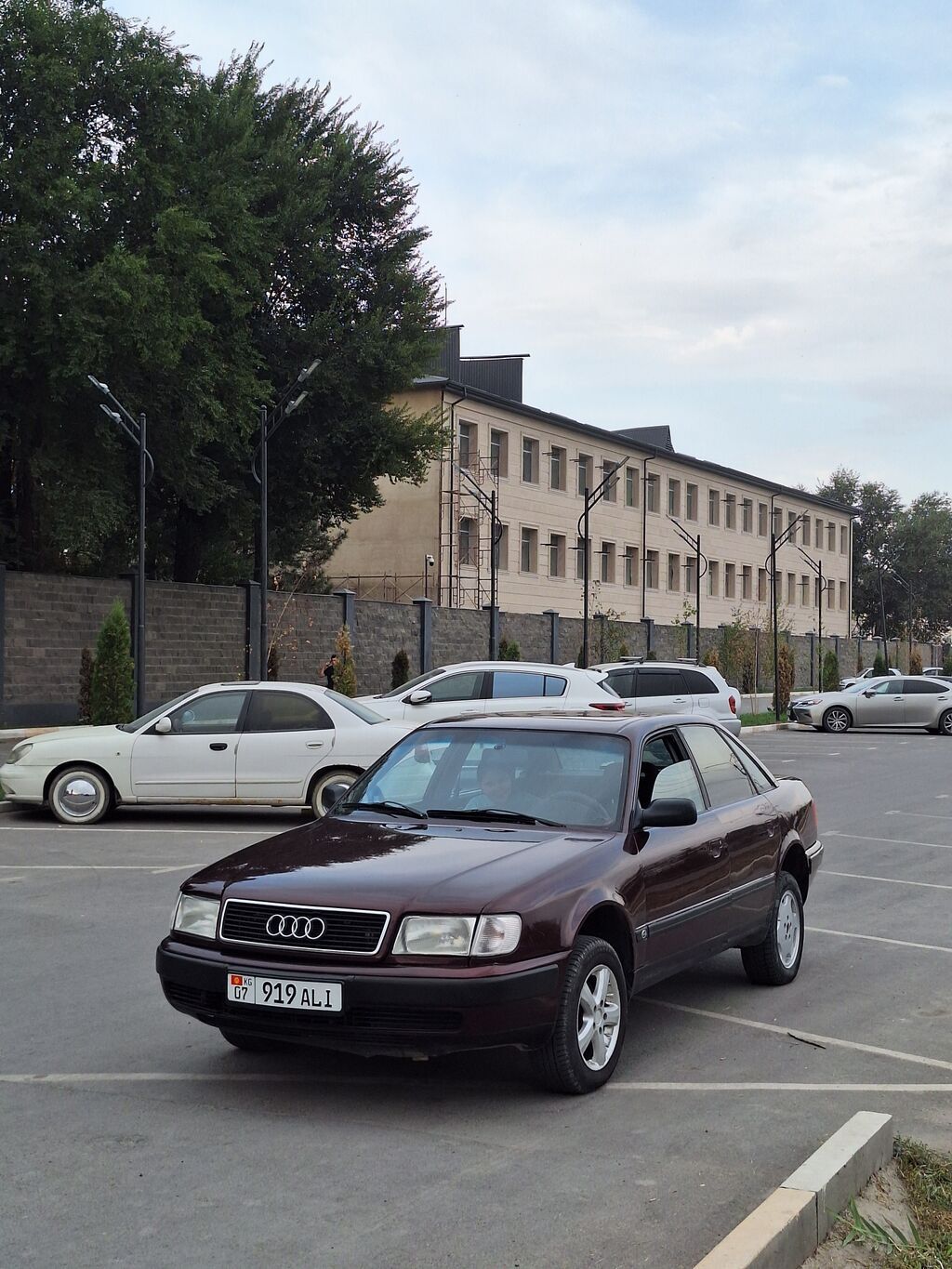 Audi 100: 1993 г., 2.8 л, Механика, Бензин, Седан: фото 2