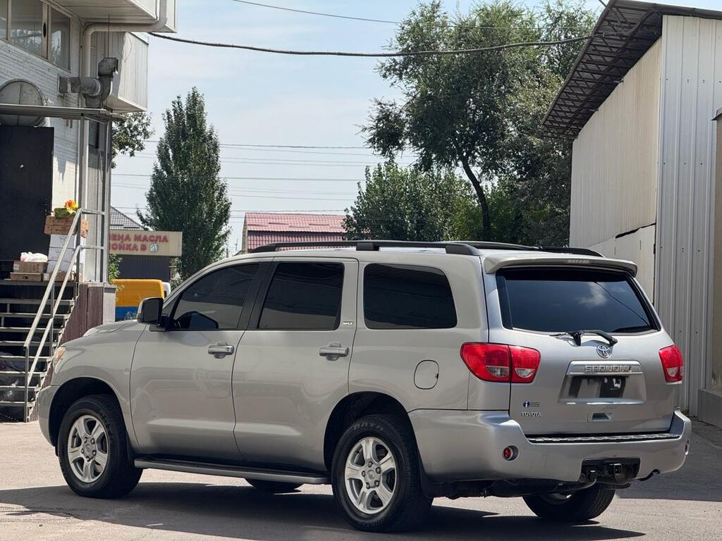 Toyota Sequoia: 2009 г., 4.7 л, Автомат, Газ, Внедорожник: фото 3