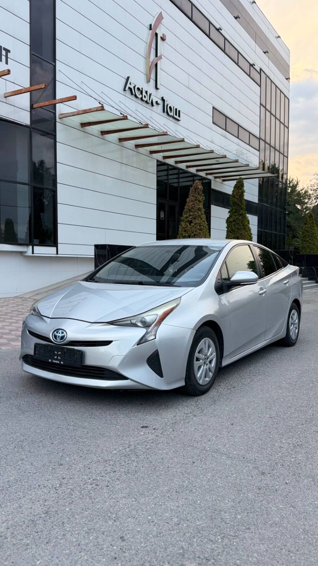Toyota Prius: 2017 г., Гибрид, Хэтчбэк: фото 7