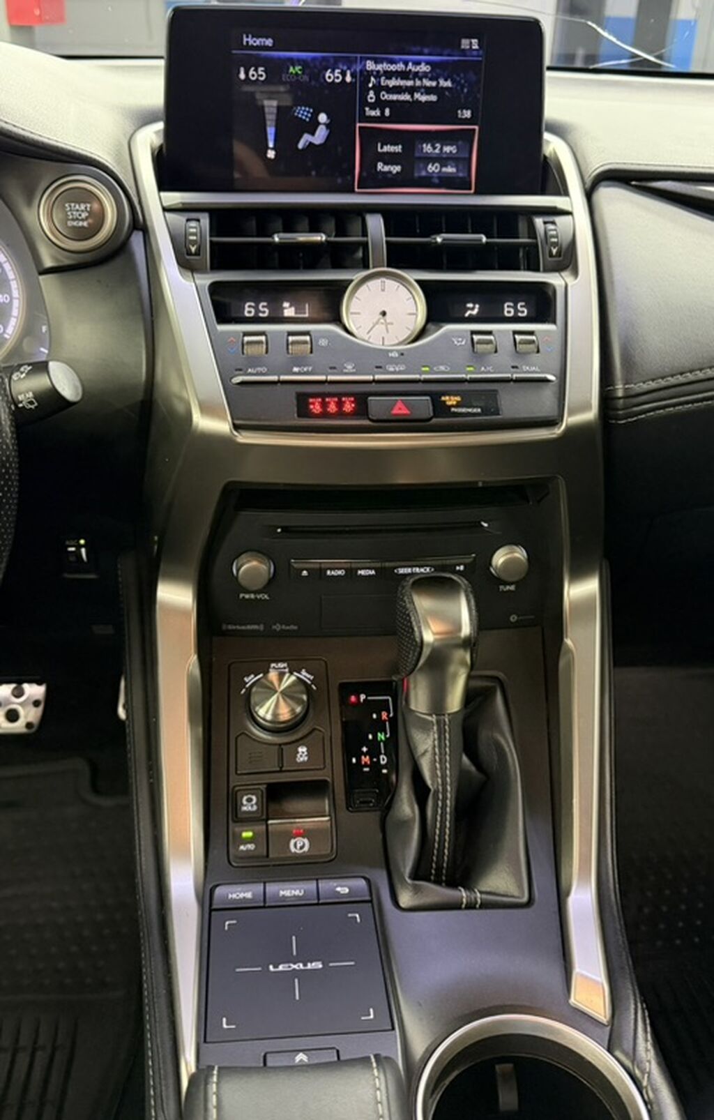 Lexus NX: 2017 г., 2 л, Автомат, Бензин, Кроссовер: фото 8
