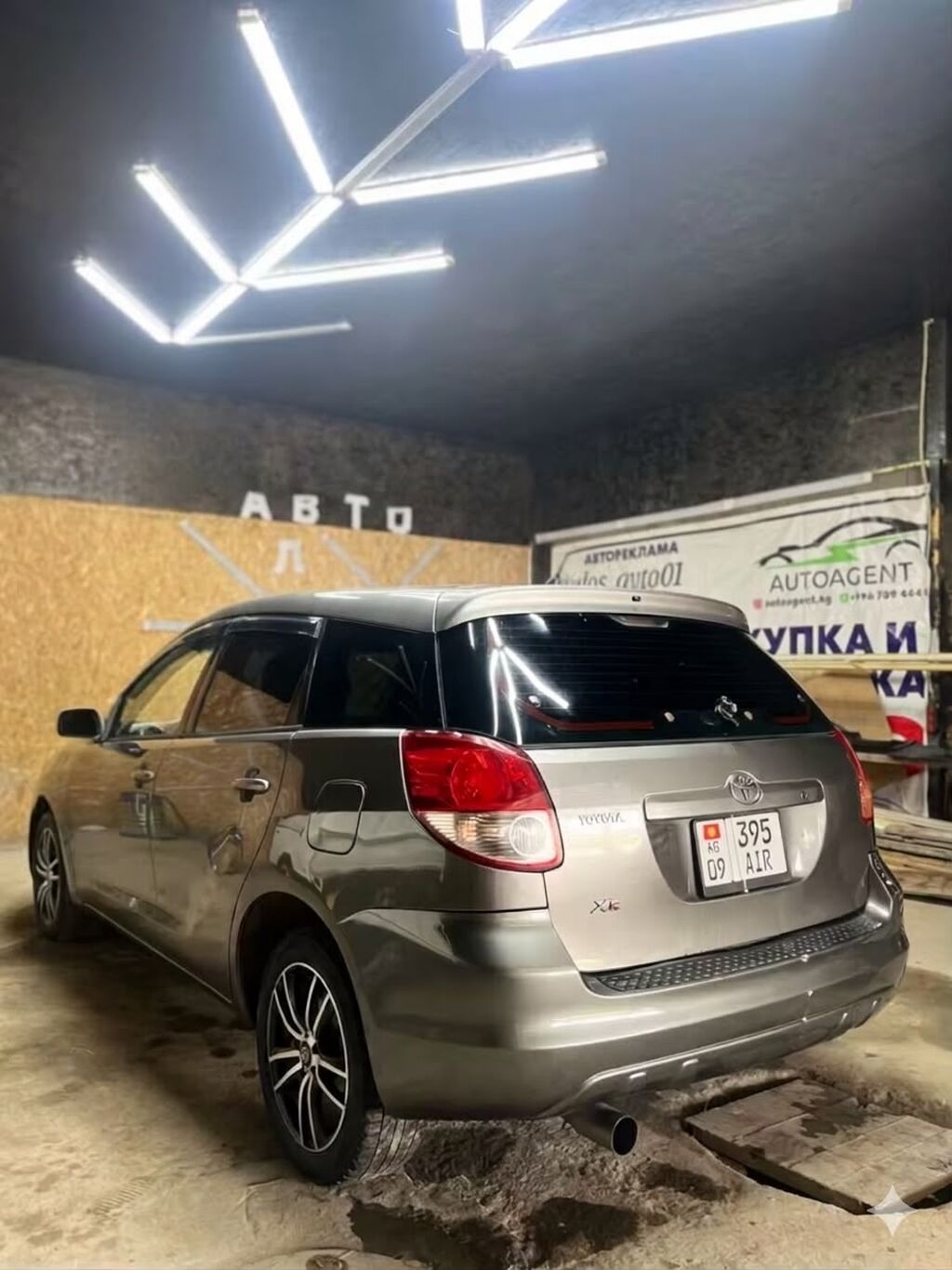 Toyota Matrix: 2004 г., 1.8 л, Автомат, Бензин, Хэтчбэк: фото 2