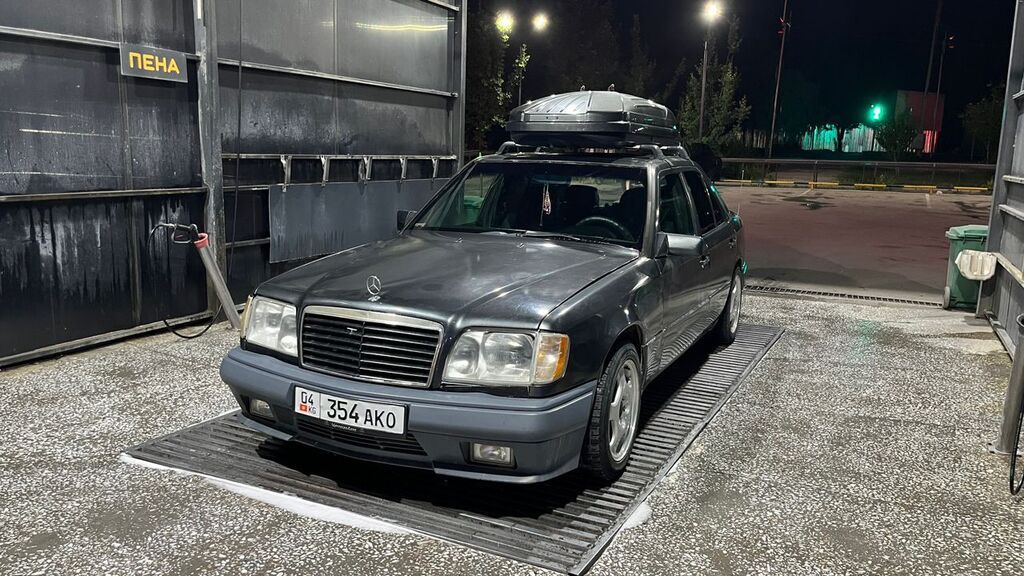 Mercedes-Benz 220