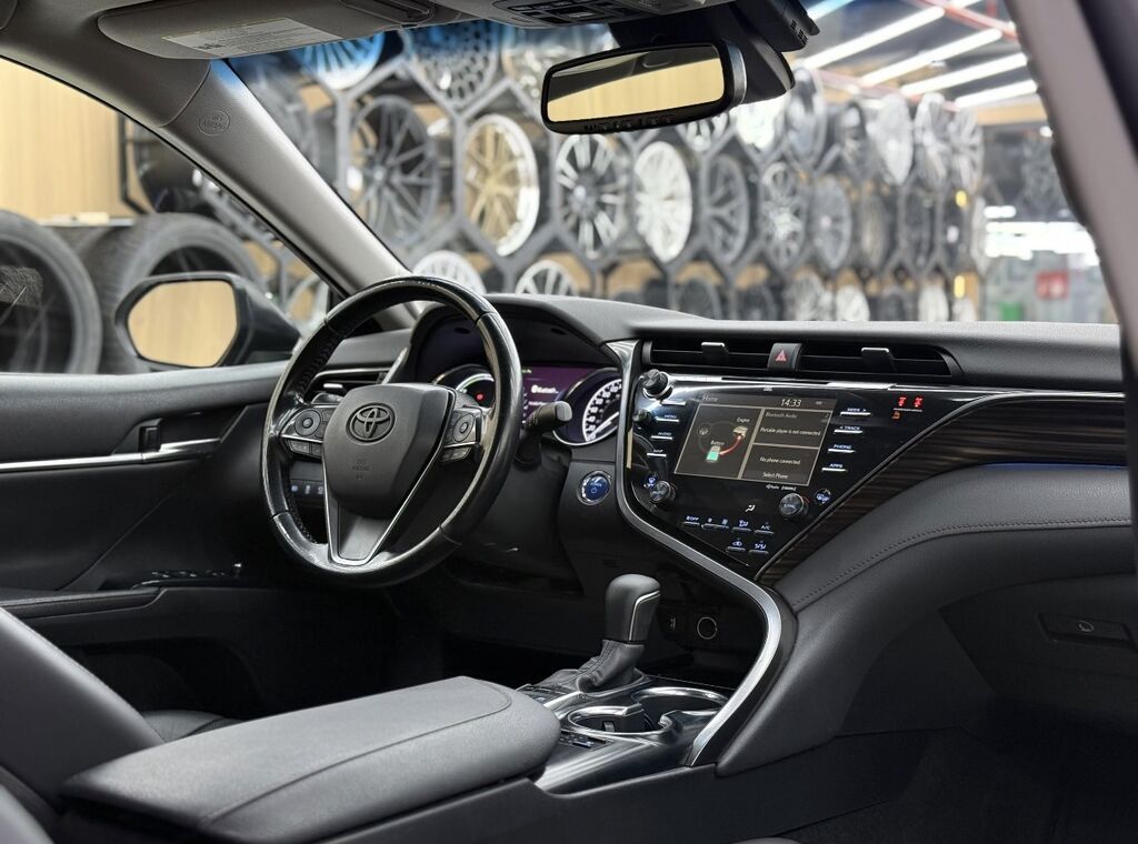 Toyota Camry: 2020 г., 2.5 л, Автомат, Гибрид, Седан: фото 8