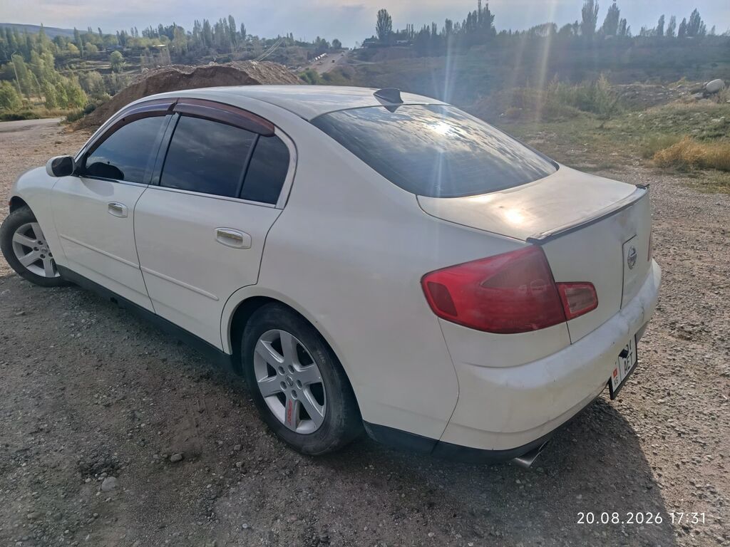 Nissan Skyline: 2001 г., 2.5 л, Бензин, Седан: фото 3