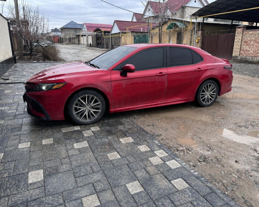 Toyota Camry: 2021 г., 2.5 л, Автомат, Бензин, Седан: фото 1