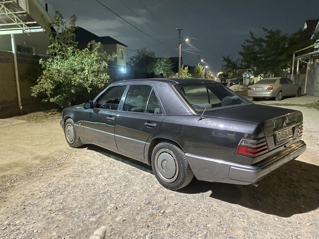 Mercedes-Benz W124: 1994 г., 2.2 л, Механика, Бензин, Седан: фото 4