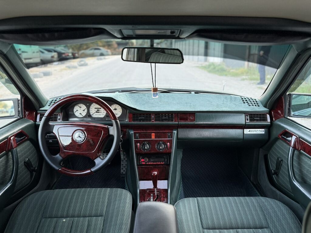 Mercedes-Benz W124: 1992 г., 2 л, Автомат, Бензин, Седан: фото 8