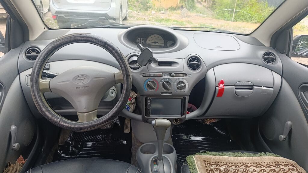 Toyota Platz: 1999 г., 1.5 л, Автомат, Бензин, Седан: фото 5