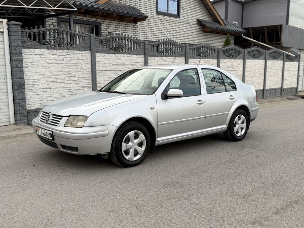 Volkswagen Bora: 2002 г., 1.6 л, Автомат, Бензин, Седан: фото 4