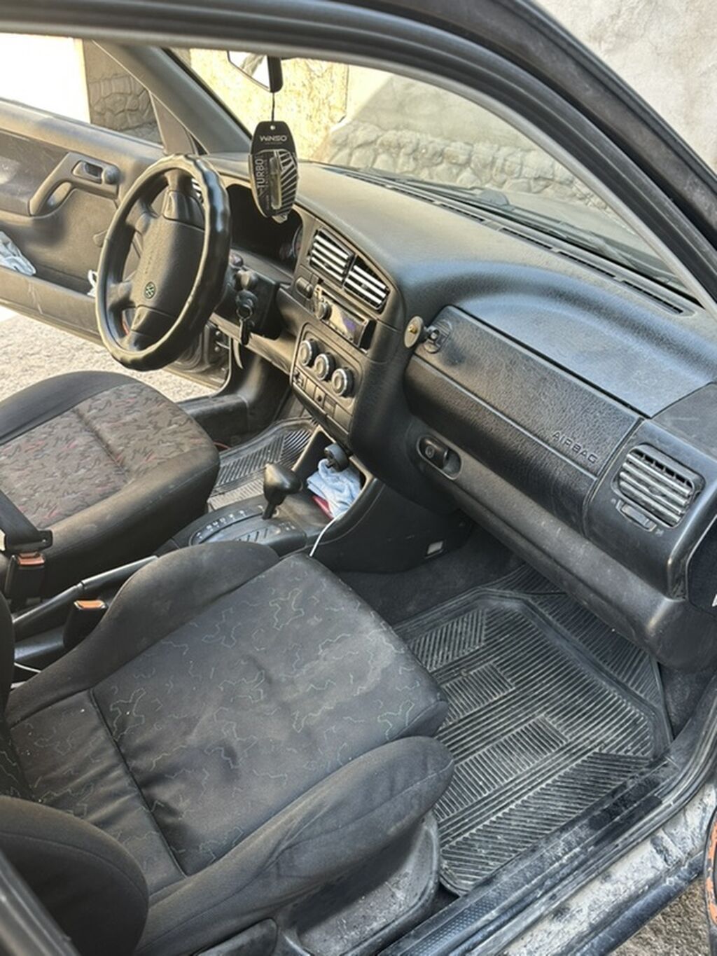 Volkswagen Golf: 1996 г., Автомат, Хэтчбэк: фото 4