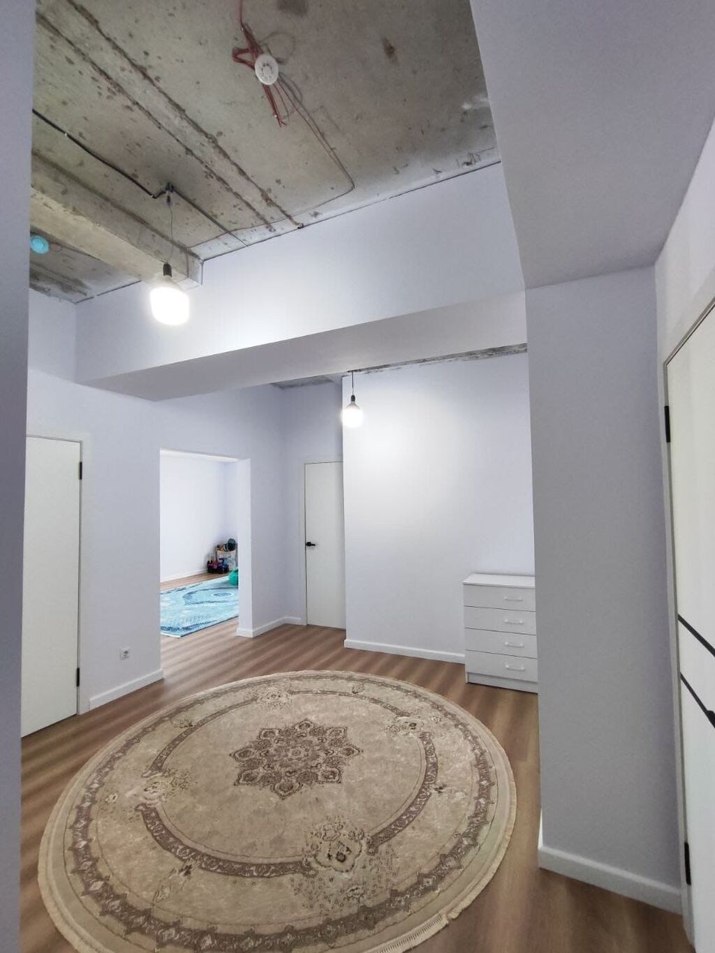 2 комнаты, 77 м², Пишпек Элитка, 17 этаж, Свежий ремонт: фото 2