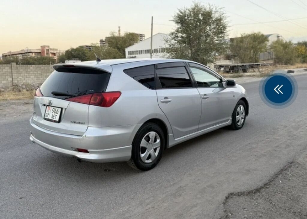 Toyota Caldina: 2004 г., 2 л, Автомат, Бензин, Универсал: фото 2