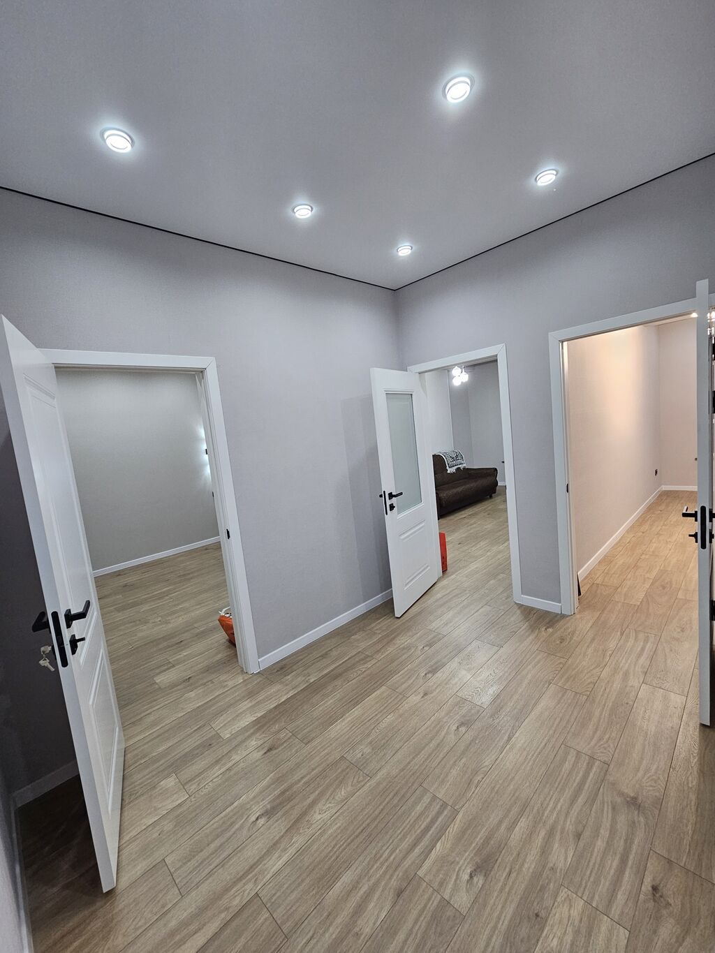 Сдам 2-комнатную квартиру, 61 м², Пишпек Элитка, 6 этаж: фото 2